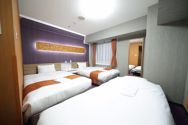 Twin Room + Extra bed, Smoking (120cm Beds x 2 + 100cm Bed x 1, up to 3 People, 18.3sqm)