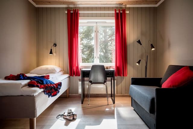 Economy Twin Room, Shared Bathroom