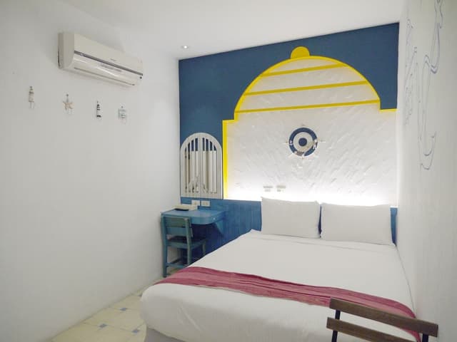Double Room, No Windows (502)