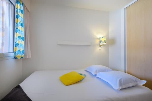 One-Bedroom Apartment with Balcony (4 People)