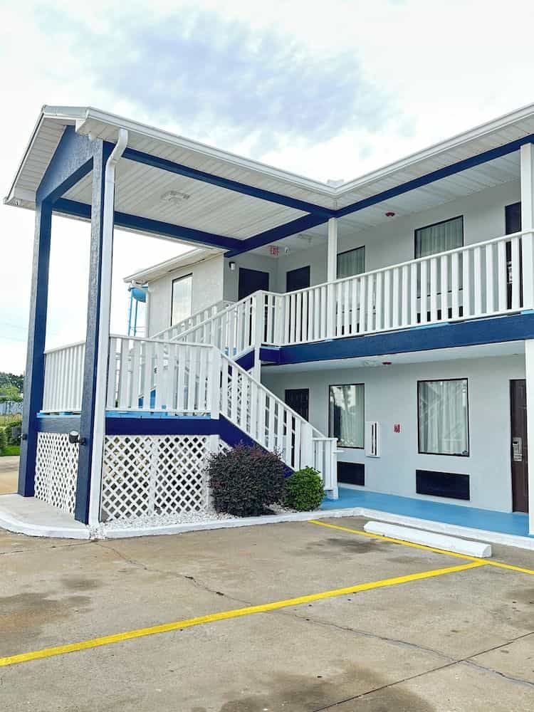 DAYS INN SYLVESTER 8963