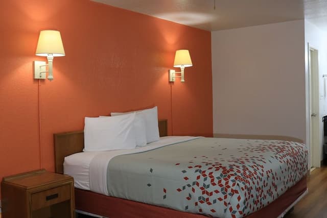 Deluxe Room, 1 King Bed