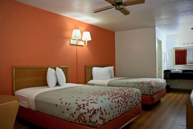 Deluxe Room, 1 King Bed