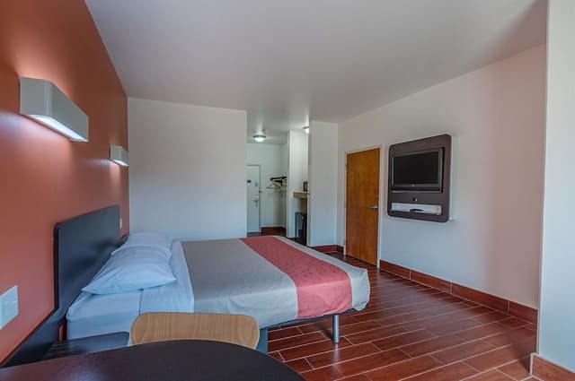 Standard Room, 1 Double Bed, Non Smoking, Refrigerator & Microwave