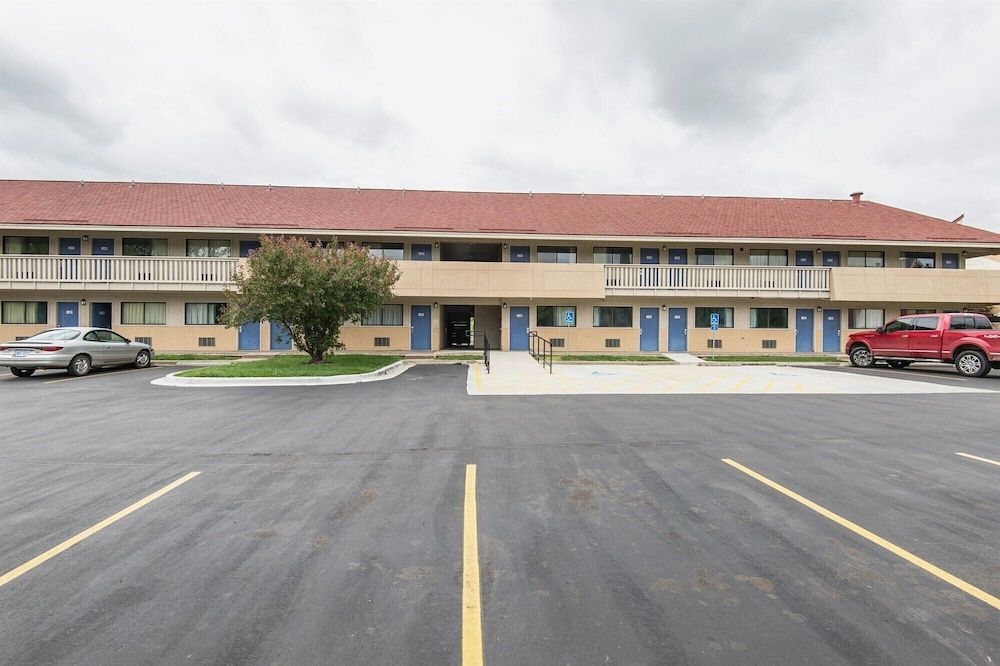 Motel 6 Overland Park KS4