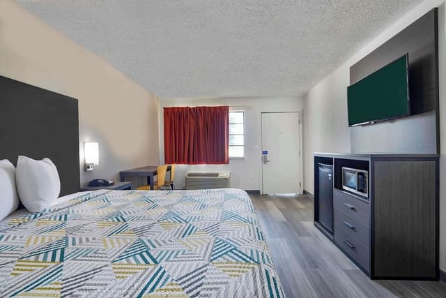 Standard Room, 1 King Bed, Non Smoking