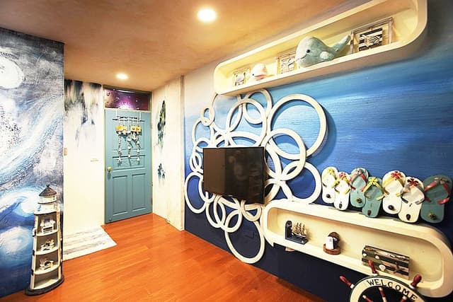 Deluxe Double Room (Embossed)