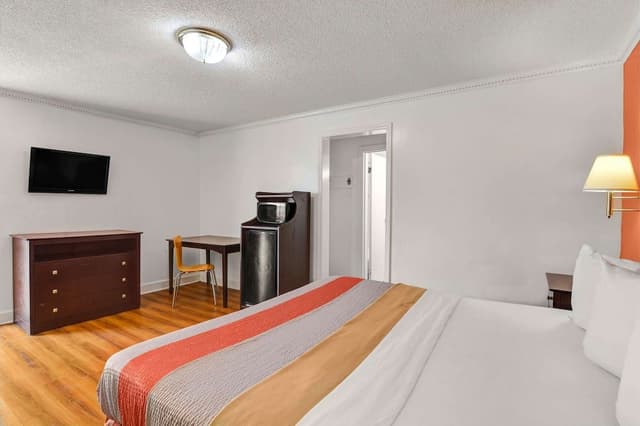 Standard Room, 1 King Bed, Non Smoking