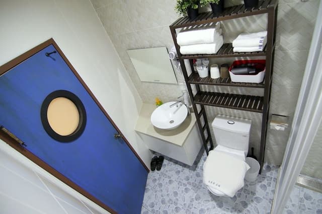 Basic Double Room, 1 Queen Bed, Ensuite