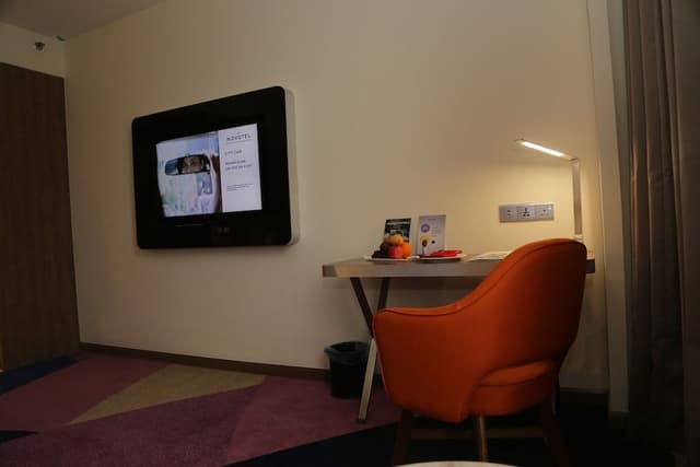 Deluxe Room, 1 King Bed (Grand)