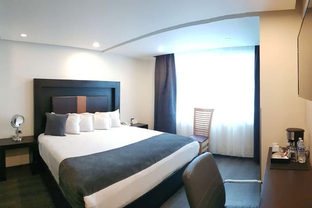 1 King Bed, Non-Smoking, Hairdryer, Coffee Maker, Led Television, Wi-Fi, Continental Breakfast