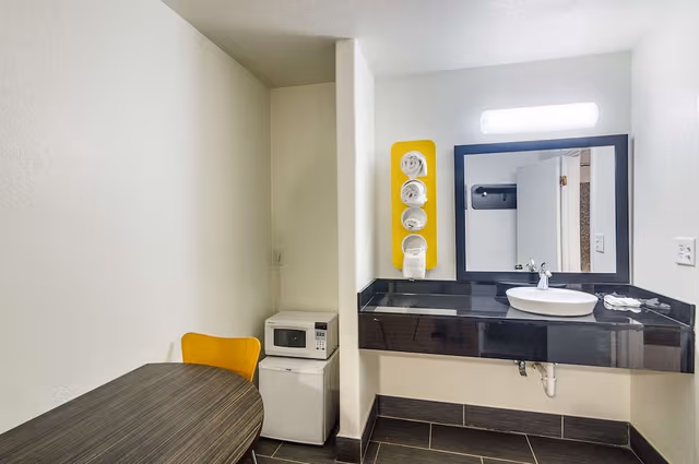 Standard Room, 2 Double Beds, Non Smoking, Refrigerator & Microwave