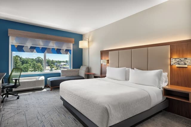 Standard Room, 1 King Bed, Accessible (Communications)