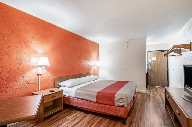Standard Room, 1 Queen Bed, Non Smoking