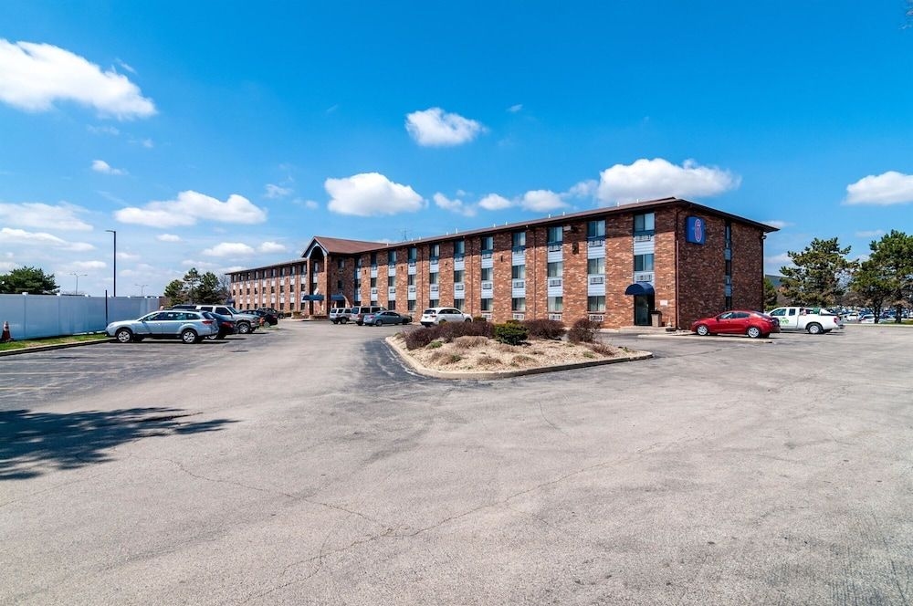 Motel 6 Naperville IL1
