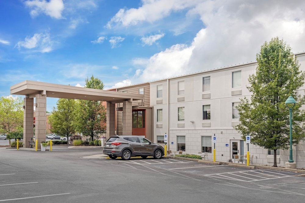 Holiday Inn Express Pittsburgh East Mall Area1