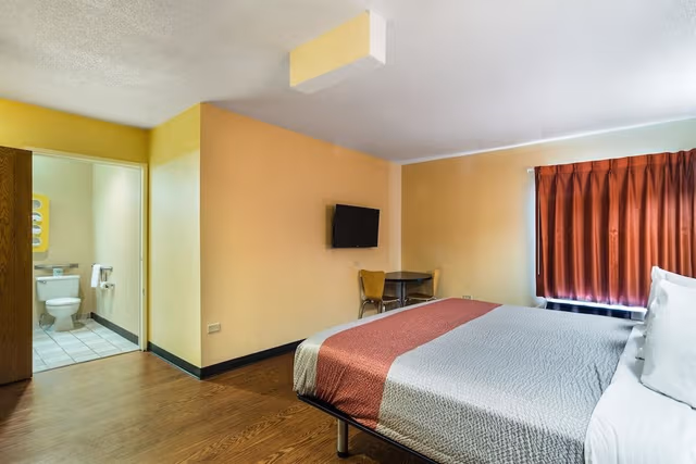 Standard Room, 1 King Bed, Smoking