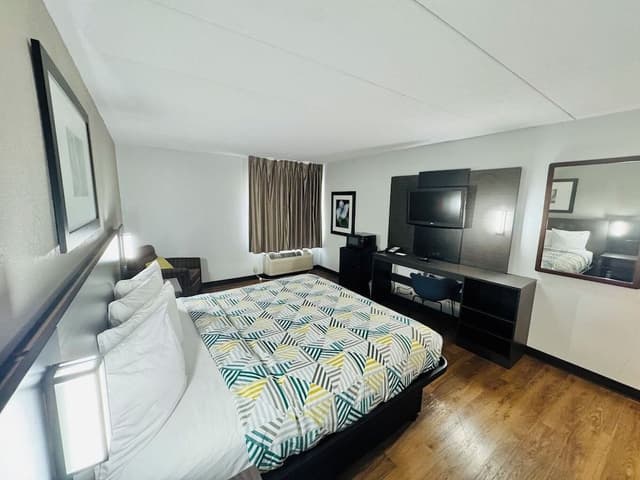 Standard Room, 1 King Bed, Non Smoking
