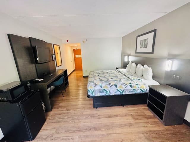 Standard Room, 1 King Bed, Non Smoking