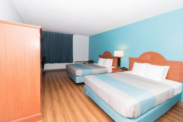 Deluxe Room, 2 Queen Beds, Non Smoking, Refrigerator