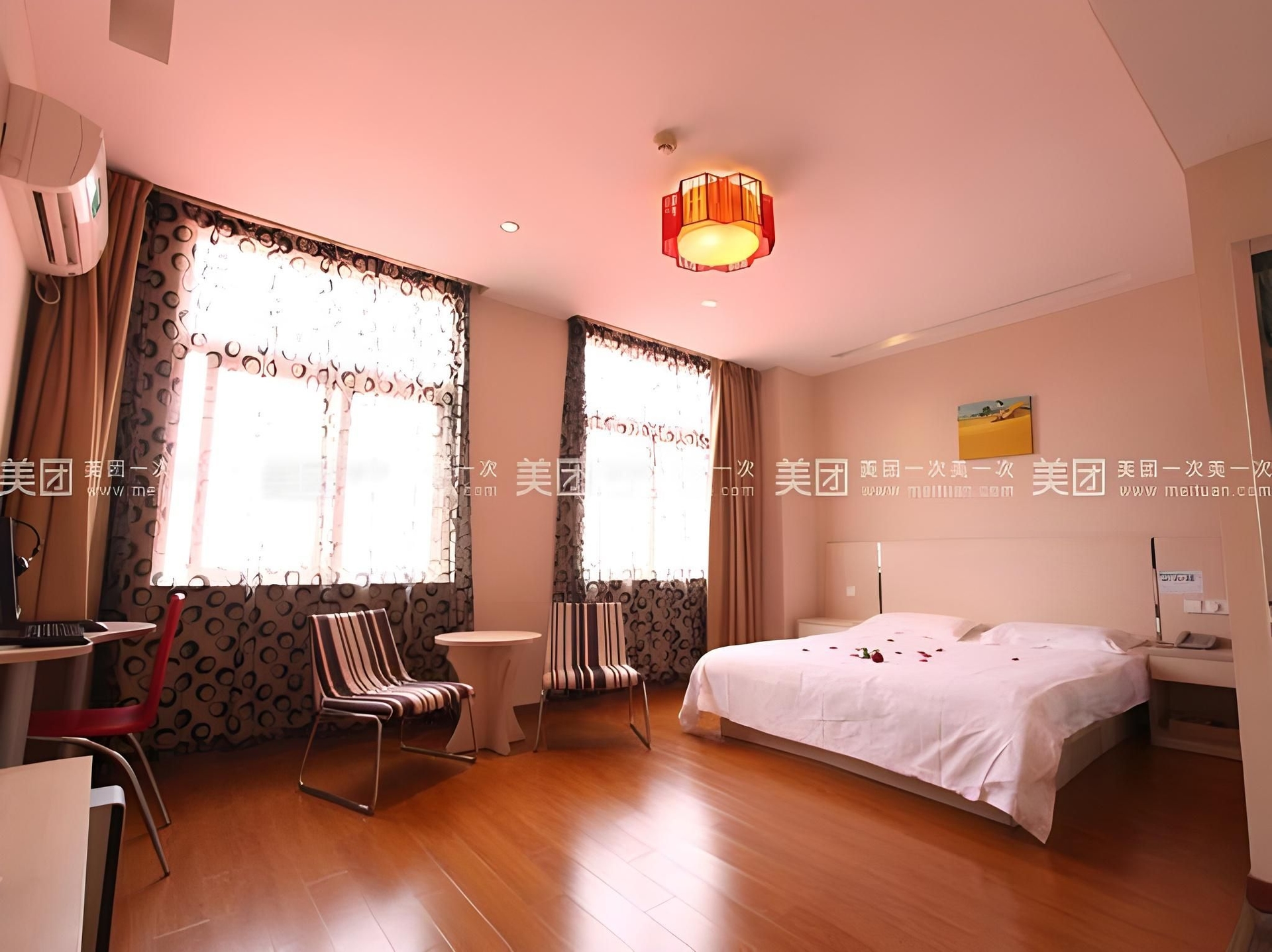 VX Hotel South Railway Station Guangming Road Metro Station2