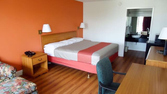 Standard Room, 1 King Bed, Non Smoking