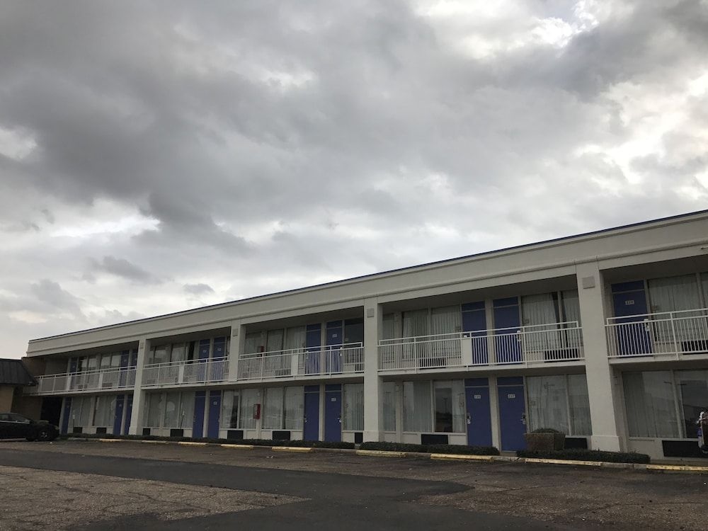 Motel 6 Natchitoches LA3