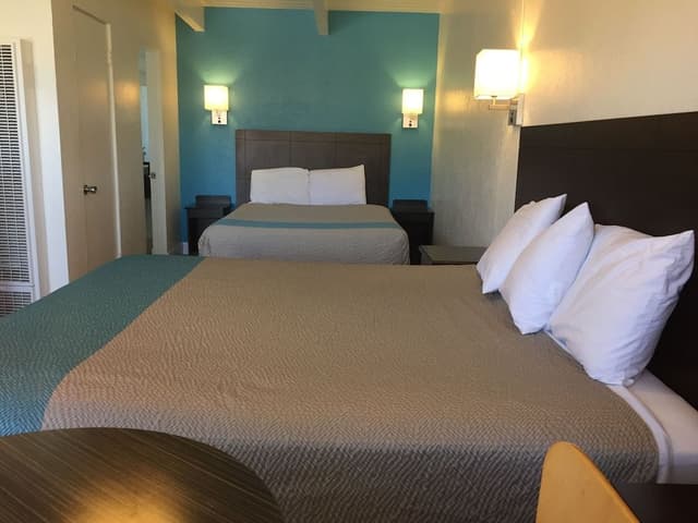 Deluxe Room, 2 Queen Beds, Non Smoking, Refrigerator
