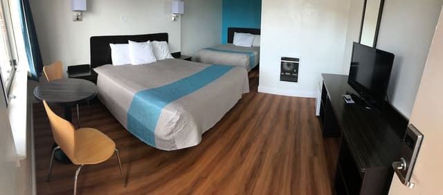 Deluxe Room, Multiple Beds, Non Smoking, Refrigerator & Microwave