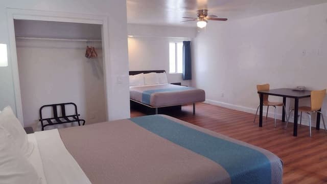 Deluxe Room, 2 Queen Beds, Non Smoking, Refrigerator