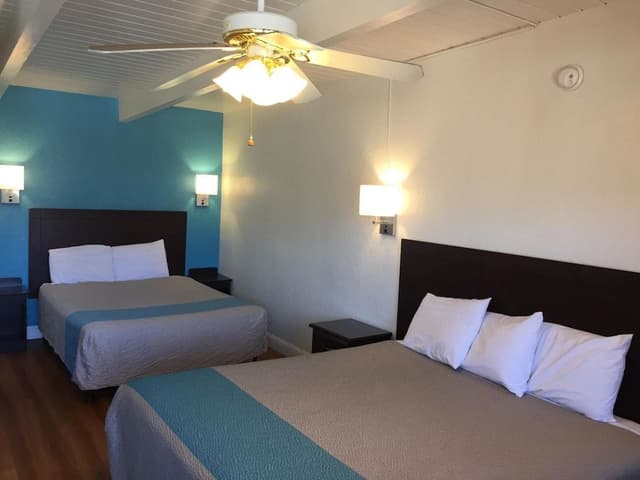 Deluxe Room, 2 Queen Beds, Non Smoking, Refrigerator