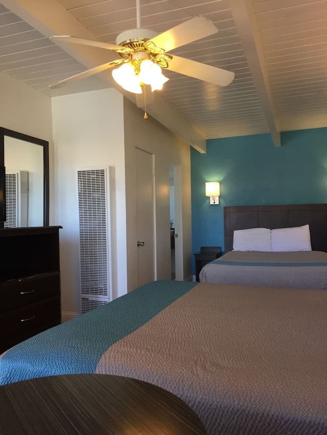 Deluxe Room, 2 Queen Beds, Non Smoking, Refrigerator