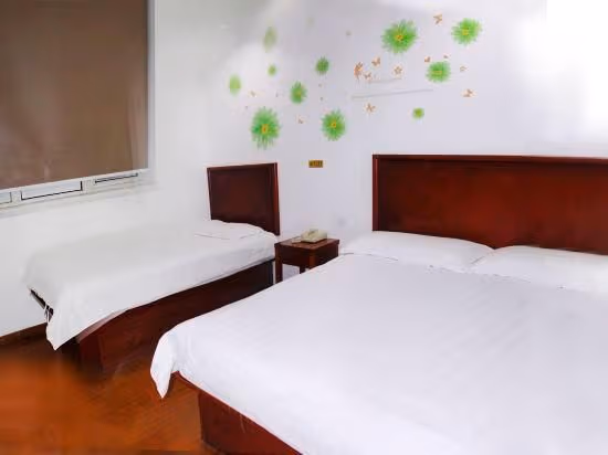 Economy Triple Room