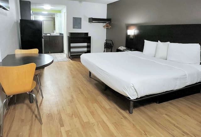 Standard Suite, 1 King Bed, Non Smoking, Refrigerator & Microwave