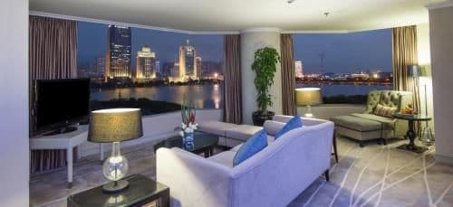Premier Lake View Suite King