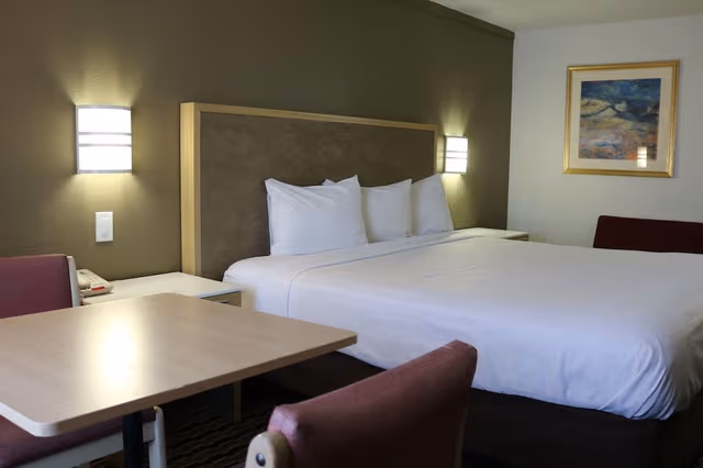 Room, 1 King Bed, Accessible, Non Smoking