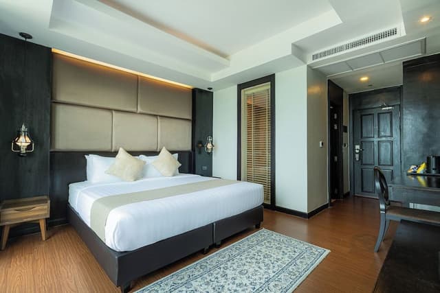 Deluxe Seaview