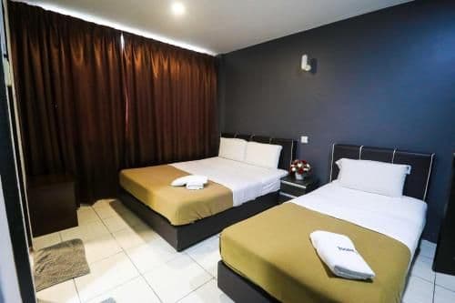 Deluxe Family Room