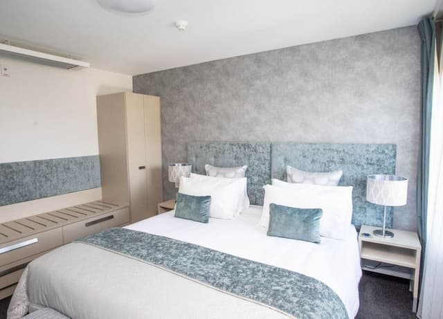 One Bedroom Suite
