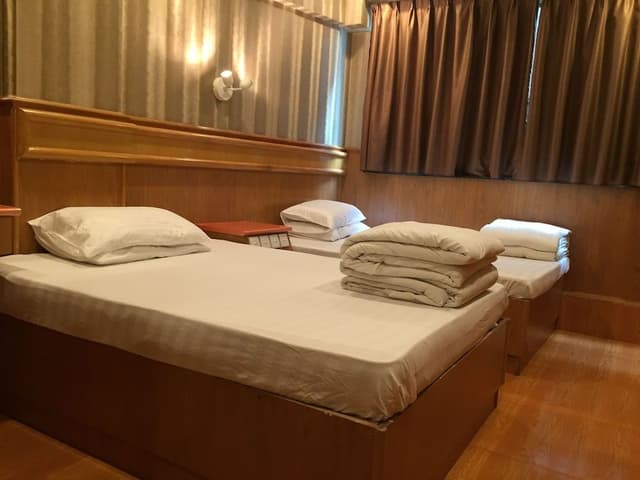 Economy Room