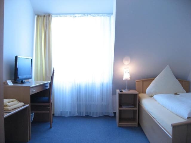 Single Room, Shared Bathroom