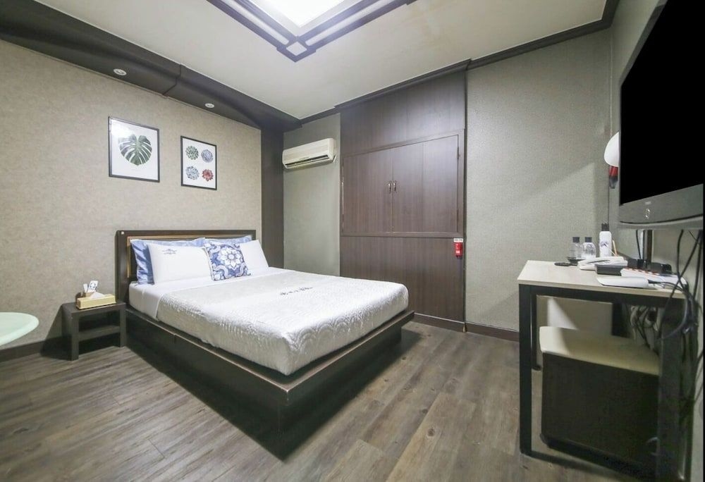 Zen Motel2