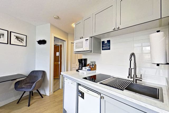 Room (Studio,Mountain View)