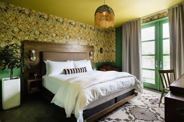 Signature Room, 1 King Bed, Non Smoking (Medium)