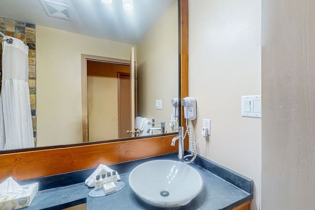 Condo, 1 Bedroom