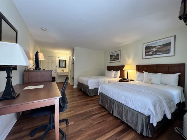 Room, 2 Double Beds, Non Smoking, 1st Floor (No Pets)