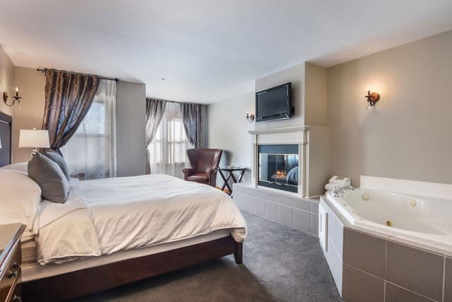 Deluxe Room, 1 King Bed
