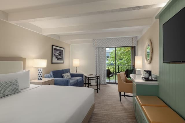 Room, 1 King Bed, Resort View