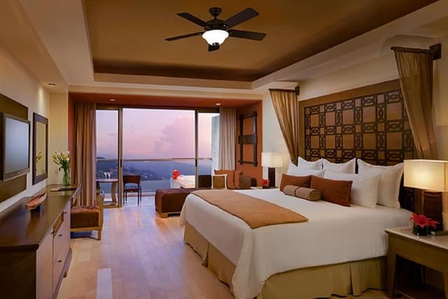 Preferred Club Junior Suite Ocean View King
