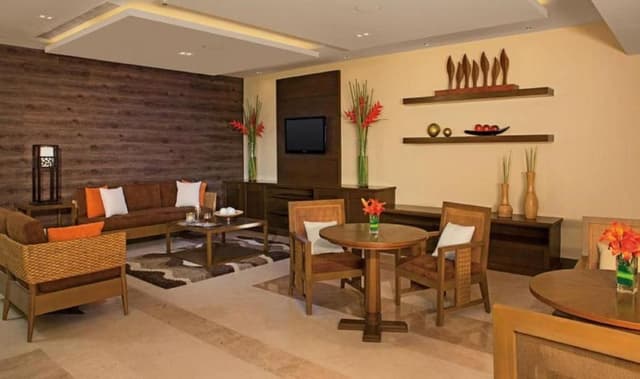 Preferred Club Junior Suite Swimout King